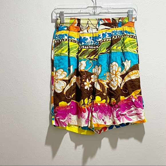Vintage JAMS WORLD Women’s Floral Pleated Shorts